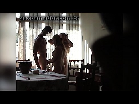 ❤️ Sexvenner inviterer en gigantisk mann og en trekant med seg ❤❌ Pornovideo ved no.mysexgamer.ru ❤