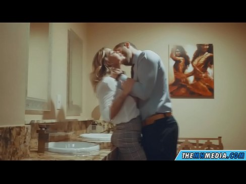 ❤️ Når en barmfagre blondine forfører deg på et offentlig toalett ❤❌ Pornovideo ved no.mysexgamer.ru ❤